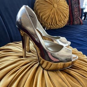 Metallic gold Diba peep toe heels 6